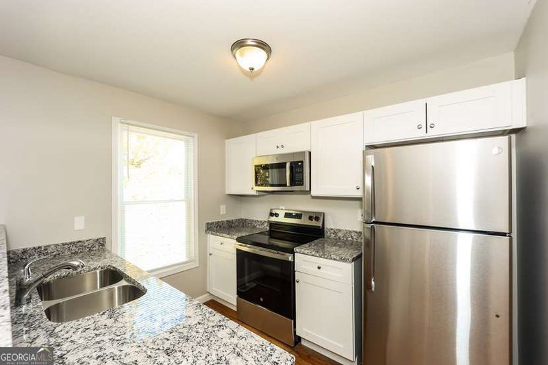 Photo 6 of 1112 Smith Street