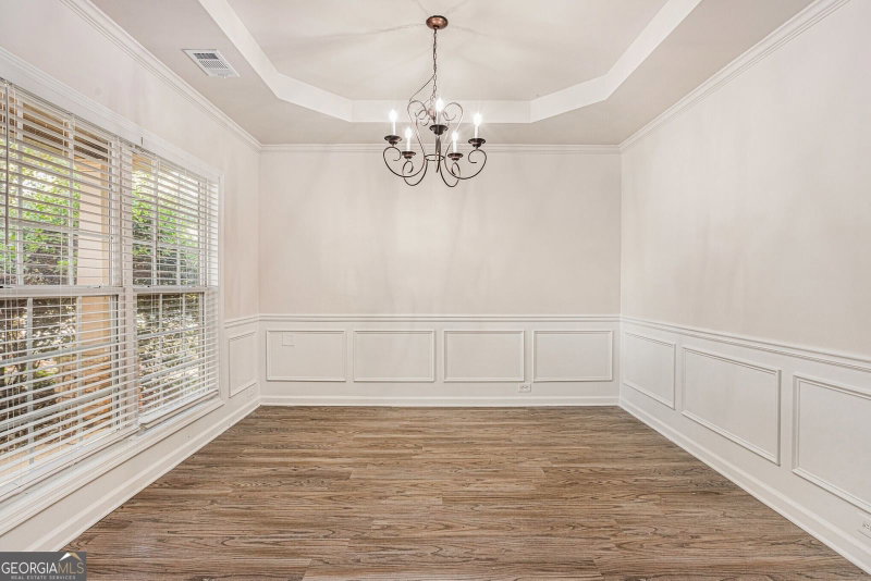 Photo 6 of 4565 Evandale Way