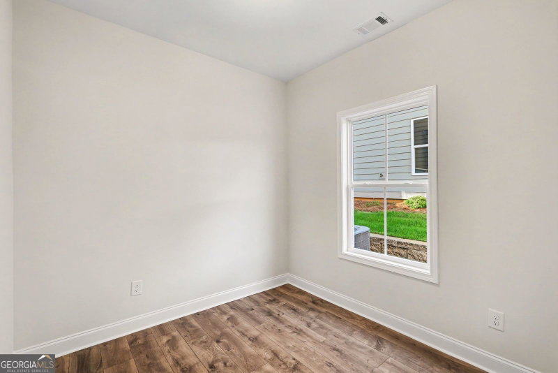 Photo 19 of 107 Red Oak Court