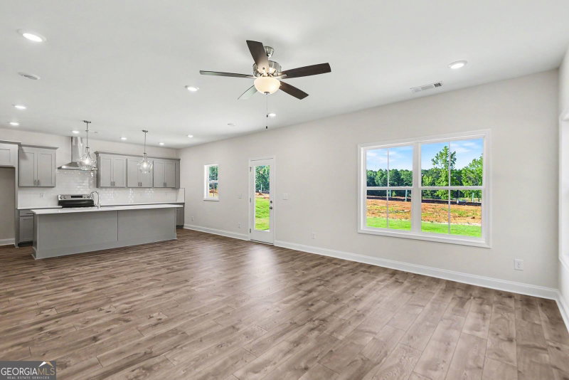 Photo 12 of 107 Red Oak Court