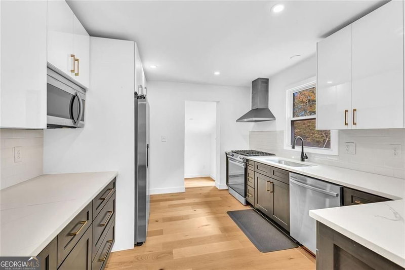 Photo 8 of 1265 Calhoun Avenue