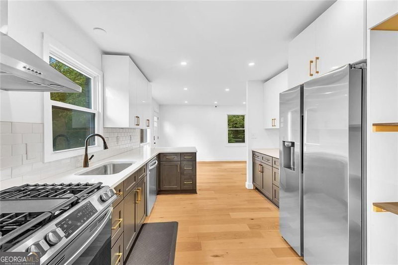 Photo 9 of 1265 Calhoun Avenue