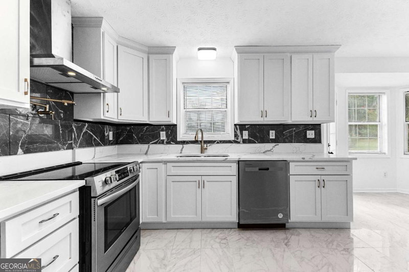 Photo 21 of 103 Sherbrooke Way