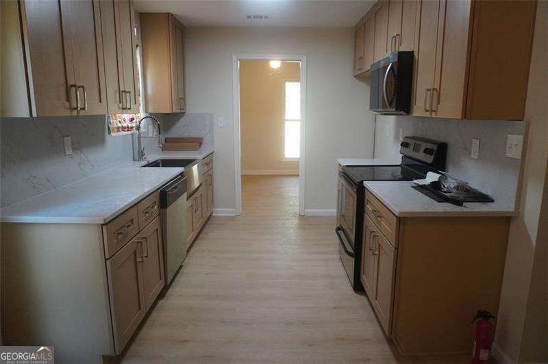 Photo 8 of 1558 THORNWOOD Court