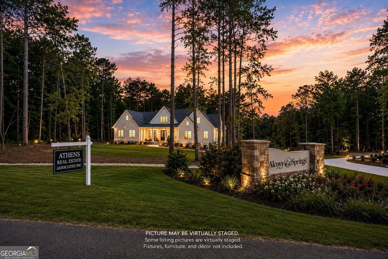 Photo 3 of 36 Alcovy Springs Drive