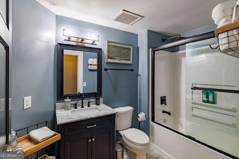 Photo 16 of 269 N Hull Street #212