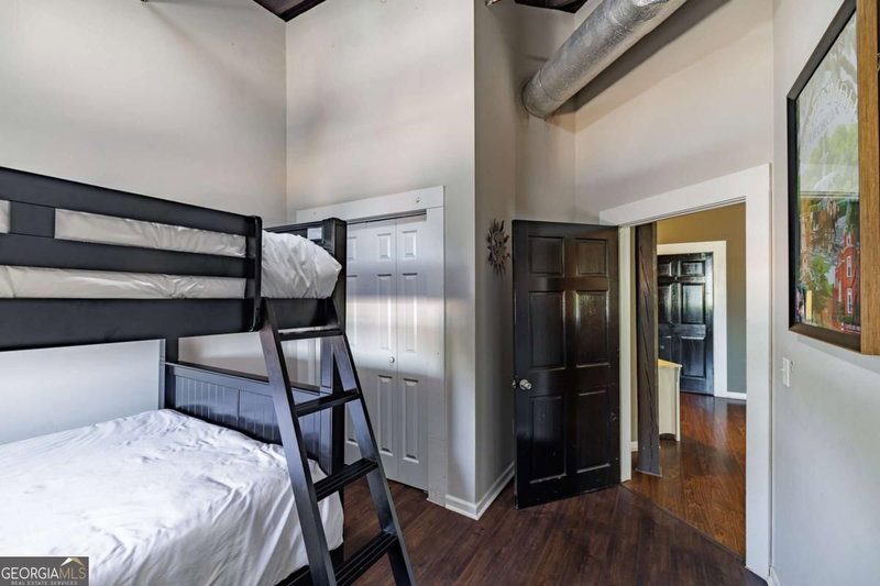 Photo 19 of 269 N Hull Street #212