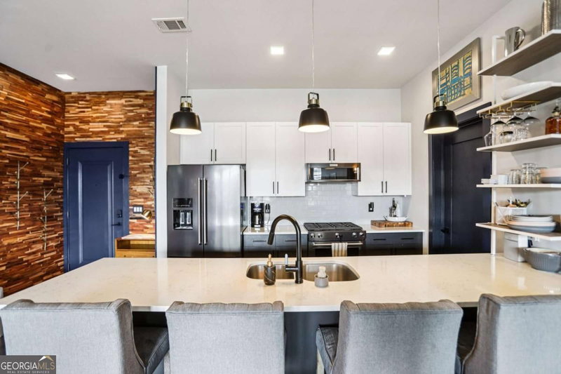 Photo 9 of 764 Memorial Drive SE #4