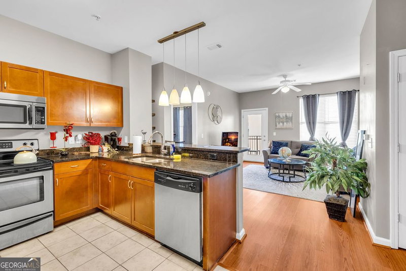 Photo 4 of 870 Mayson Turner Road NW #1321