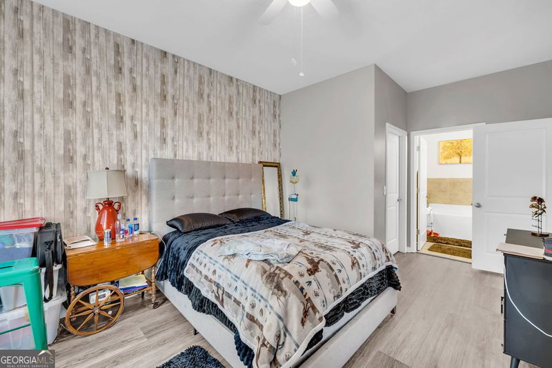 Photo 11 of 870 Mayson Turner Road NW #1246