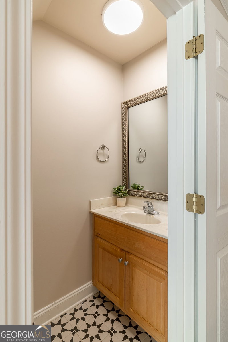 Photo 14 of 105 Whitehead Road #21
