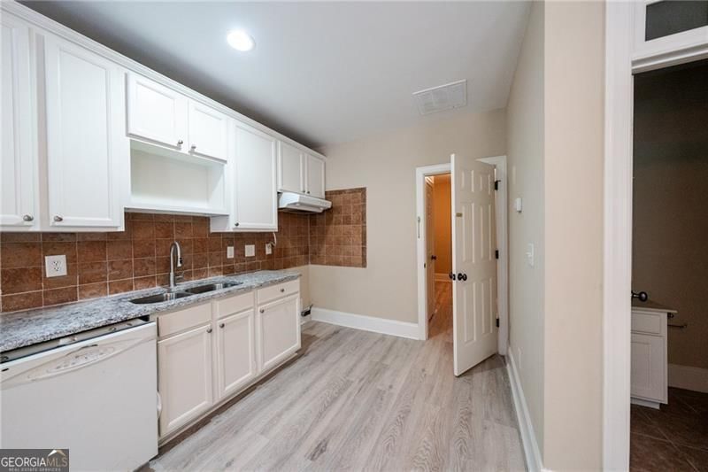Photo 37 of 3245 Sparling Street