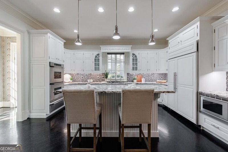 Photo 14 of 4037 Wieuca Road NE