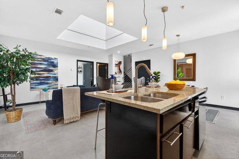 Photo 8 of 972 Dekalb Avenue NE #203