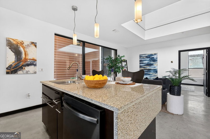 Photo 10 of 972 Dekalb Avenue NE #203