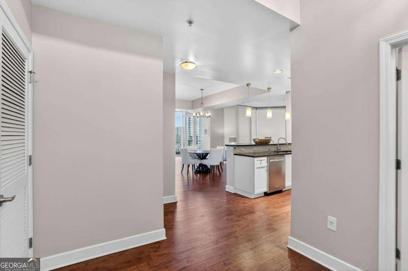 Photo 10 of 2795 Peachtree Road NE #1509