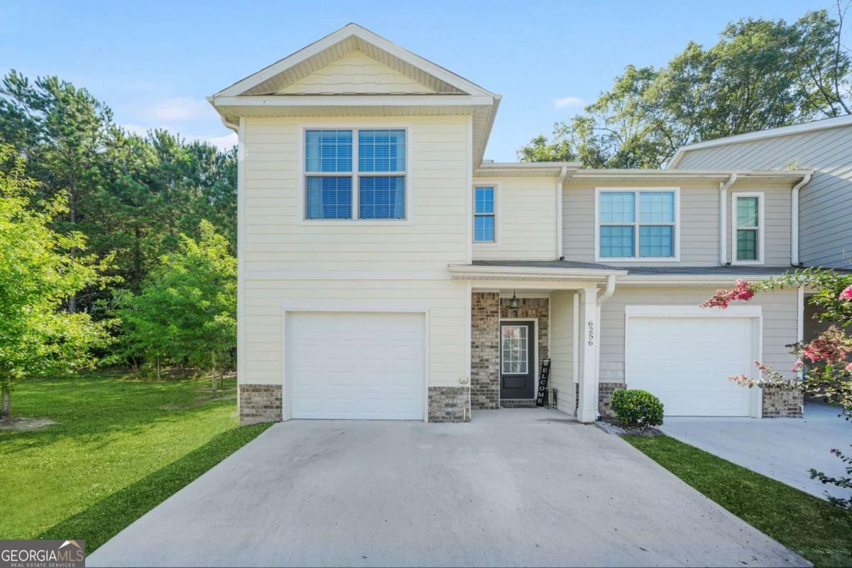 6256 TRICKLE Bend, Atlanta, GA 30349
