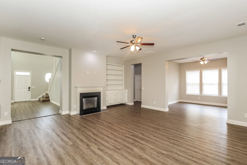 Photo 5 of 7461 Mistydawn Drive
