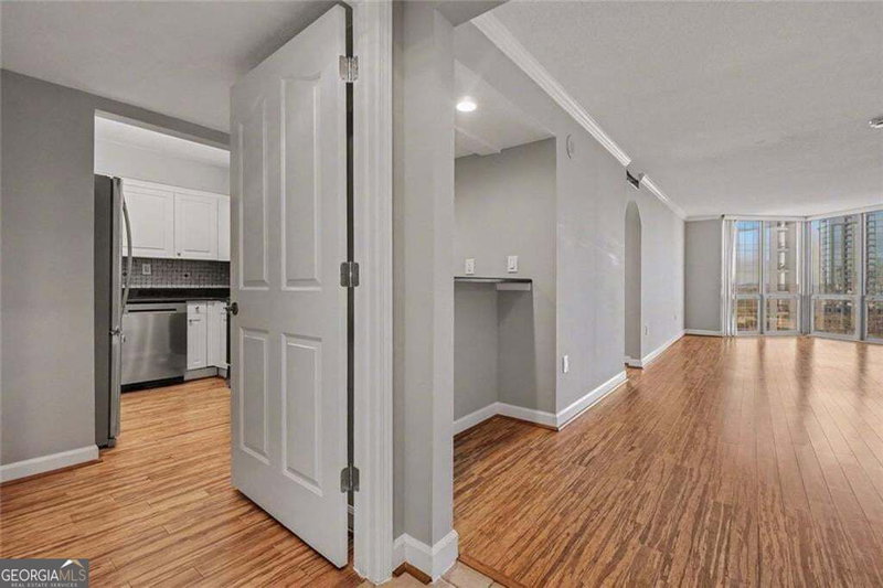 Photo 4 of 2870 Pharr Court NW #1806