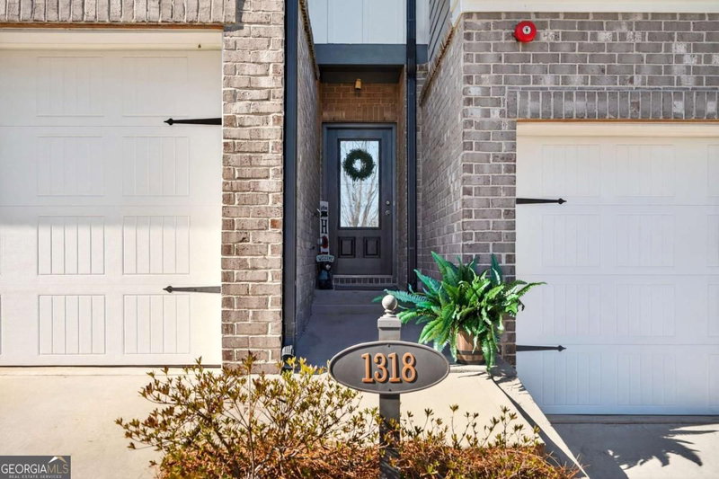 Photo 8 of 1318 Vayda Court
