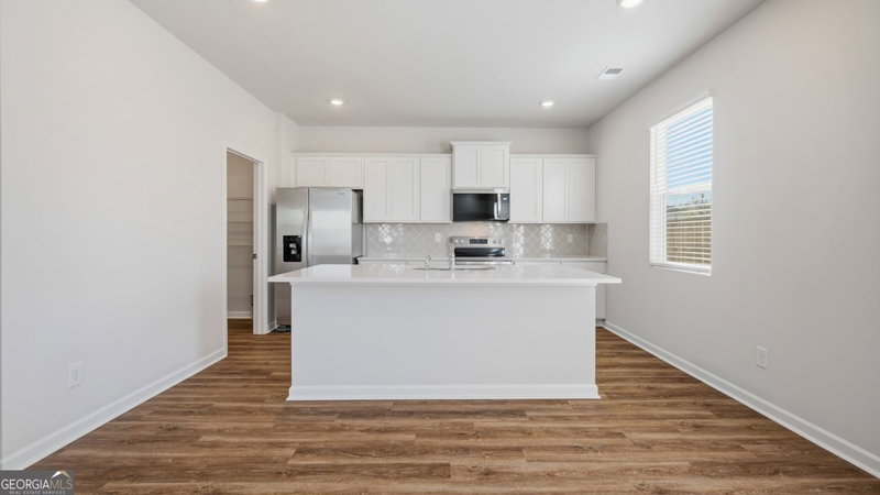 Photo 9 of 406 Teamon Pointe Drive