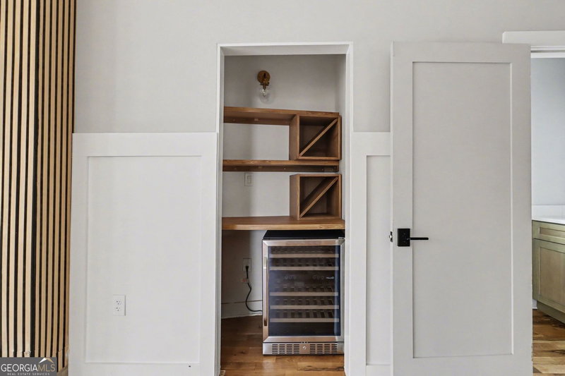 Photo 17 of 327 Ohm Avenue