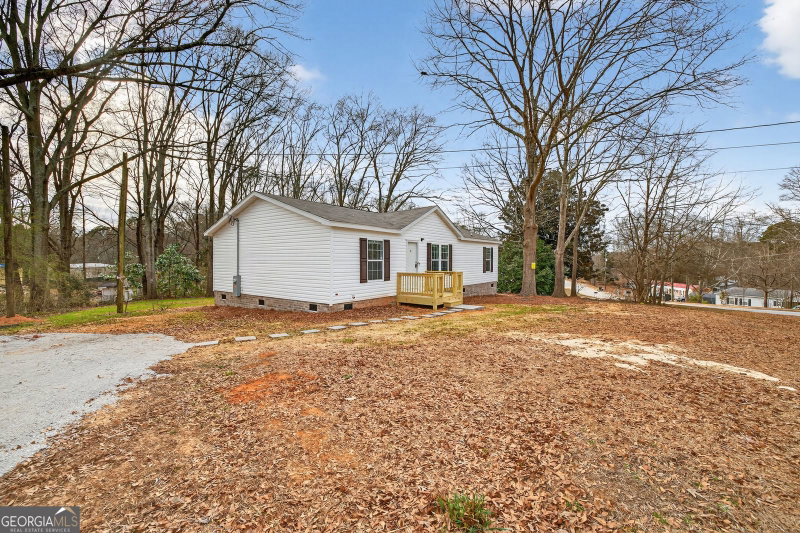 Photo 2 of 720 Woodland Circle