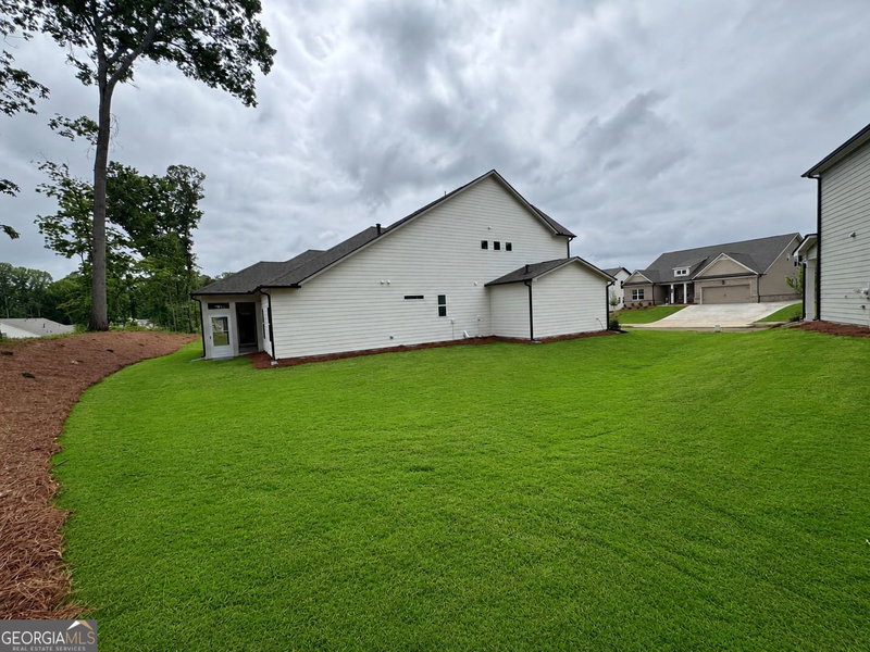 Photo 8 of 102 Rose Lake Court
