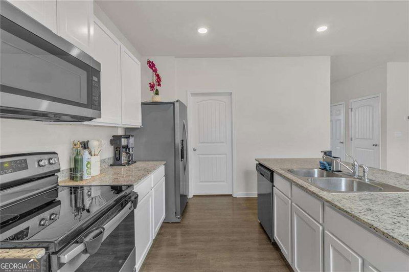 Photo 13 of 23 Embry Boulevard