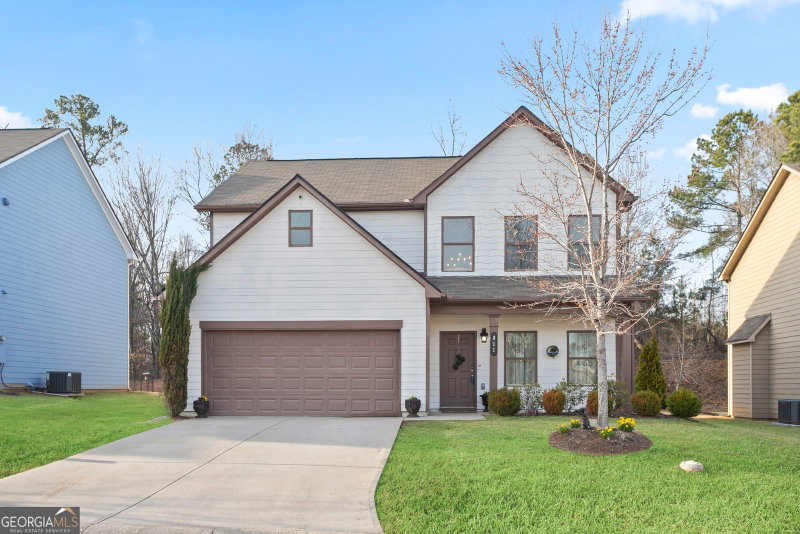 811 Walnut Woods Drive