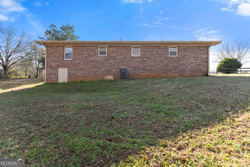 Photo 2 of 431 Clover Leaf Road