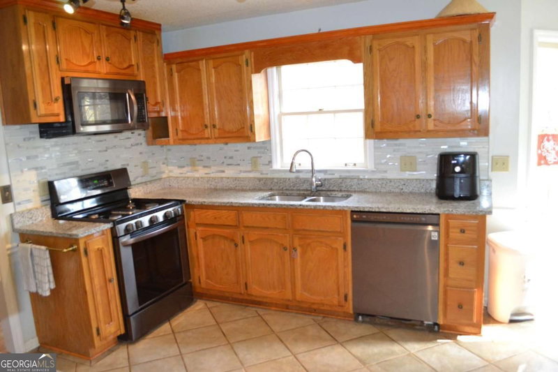 Photo 6 of 1530 N Milford Creek Lane SW