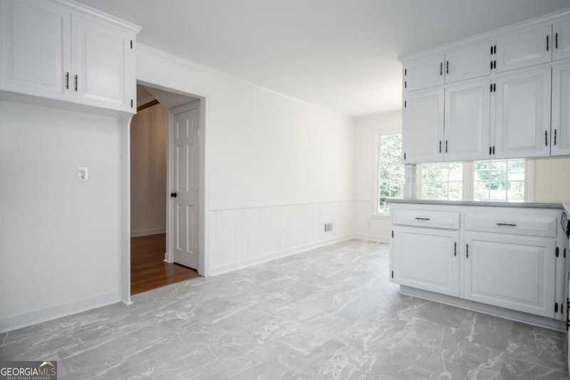 Photo 20 of 215 Lenox Road