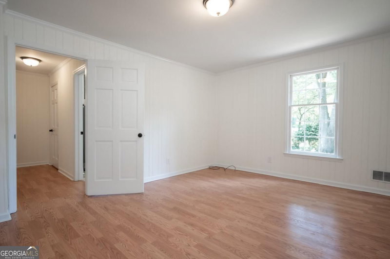 Photo 33 of 215 Lenox Road