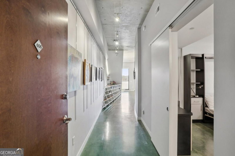 Photo 2 of 335 W Ponce De Leon Avenue #606