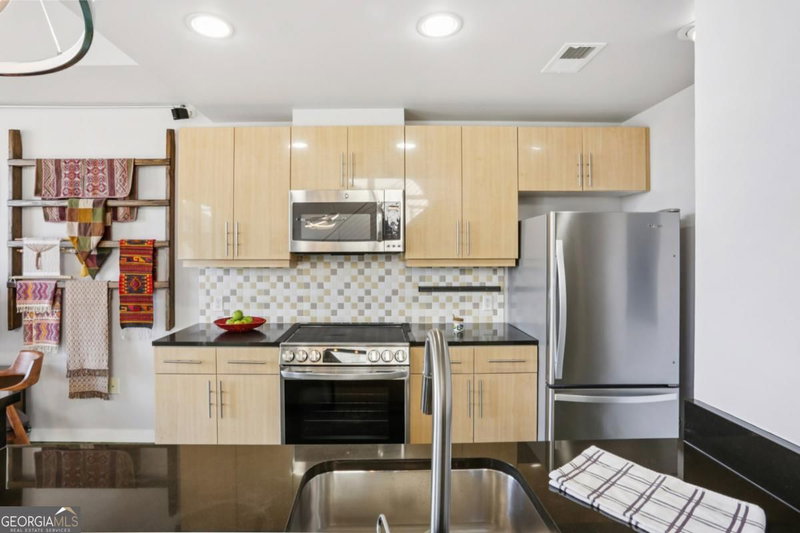 Photo 13 of 335 W Ponce De Leon Avenue #606