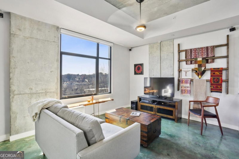 Photo 4 of 335 W Ponce De Leon Avenue #606