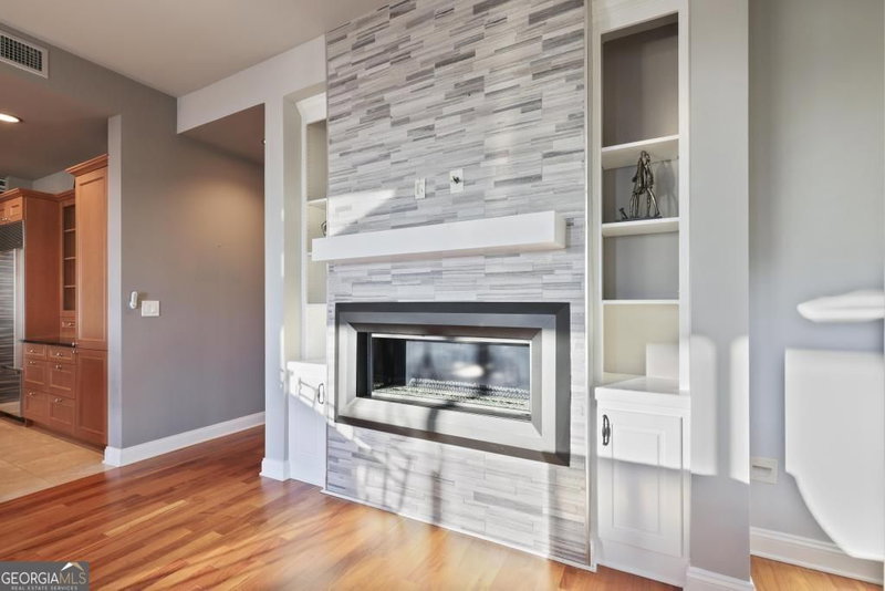 Photo 19 of 2828 Peachtree Road #2701