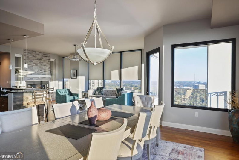Photo 9 of 2828 Peachtree Road #2701