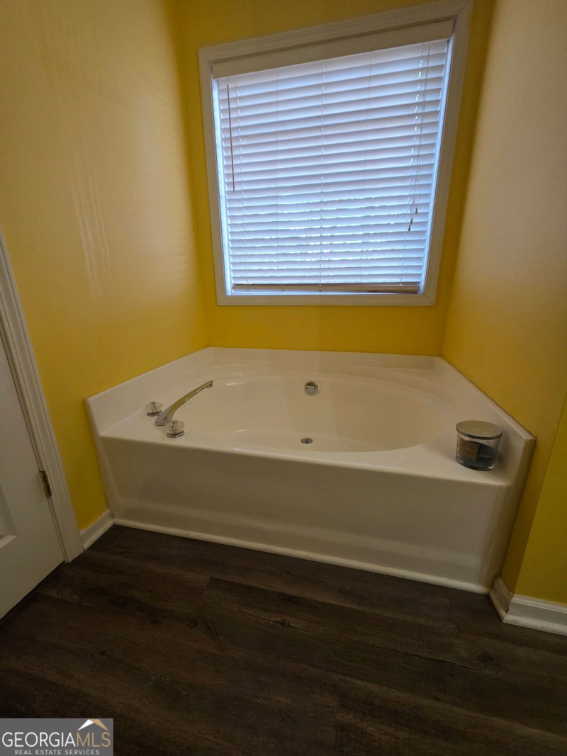 Photo 12 of 21 Headland Court