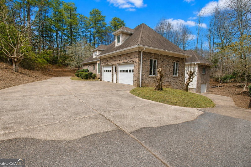 Photo 9 of 10060 Buice Road