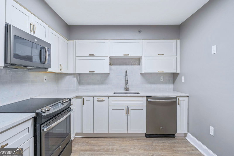 Photo 4 of 2870 Pharr Court South NW #2401