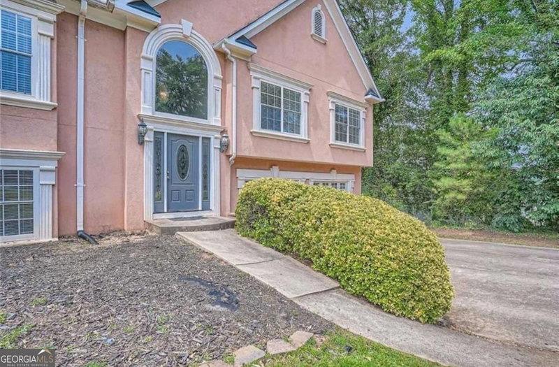 Photo 2 of 5046 Sunbrook Drive NW