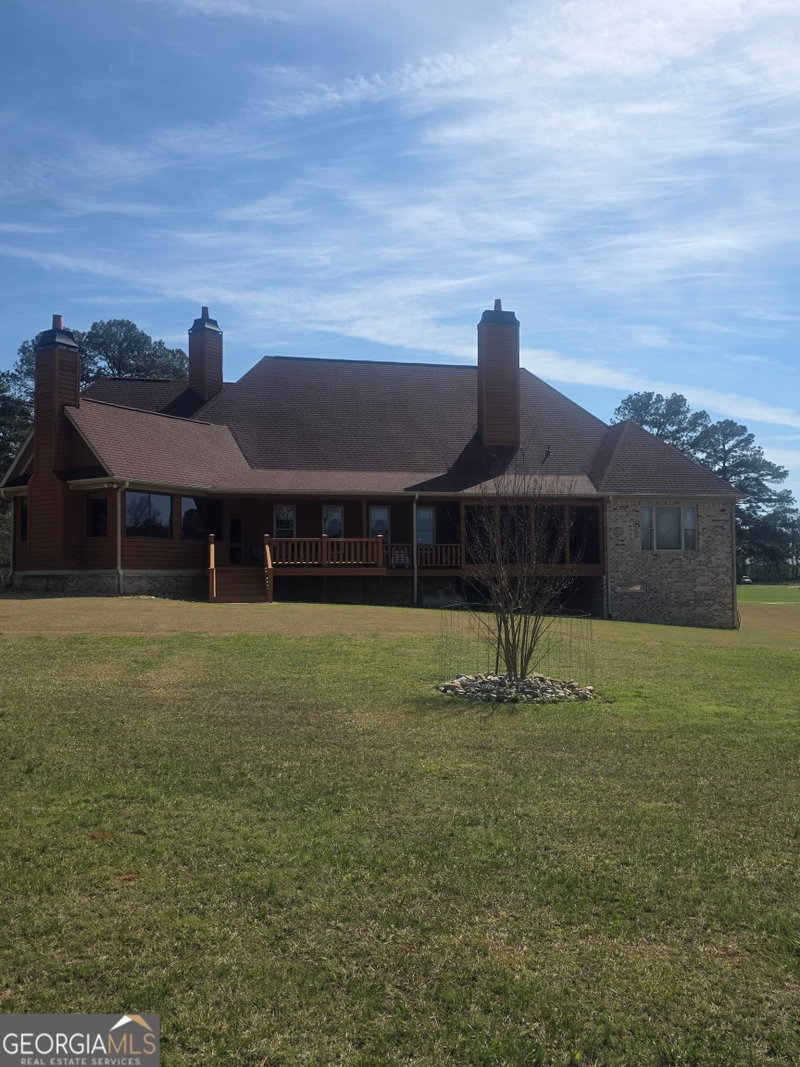 Photo 8 of 1202 Red Oak Drive