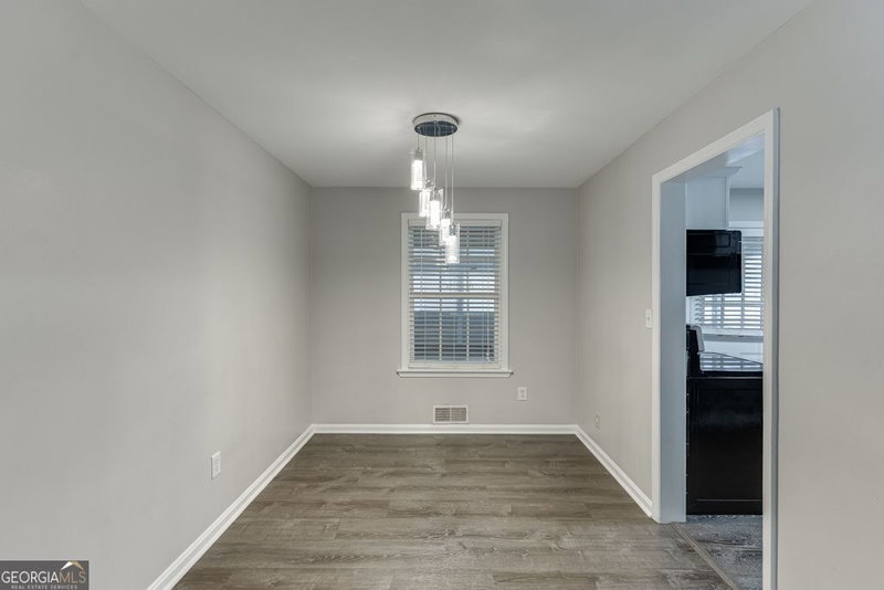 Photo 11 of 206 College Circle
