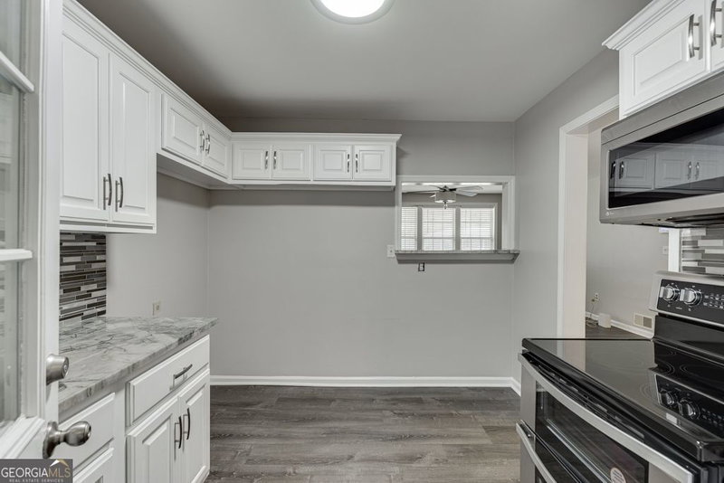 Photo 17 of 206 College Circle