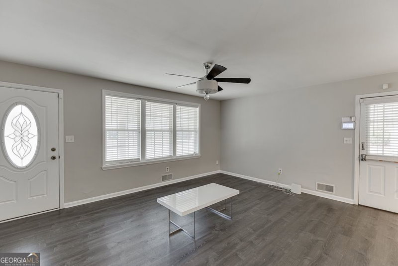 Photo 10 of 206 College Circle