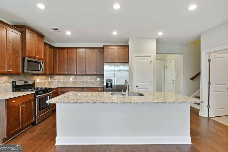 Photo 11 of 1536 Habershal Road NW