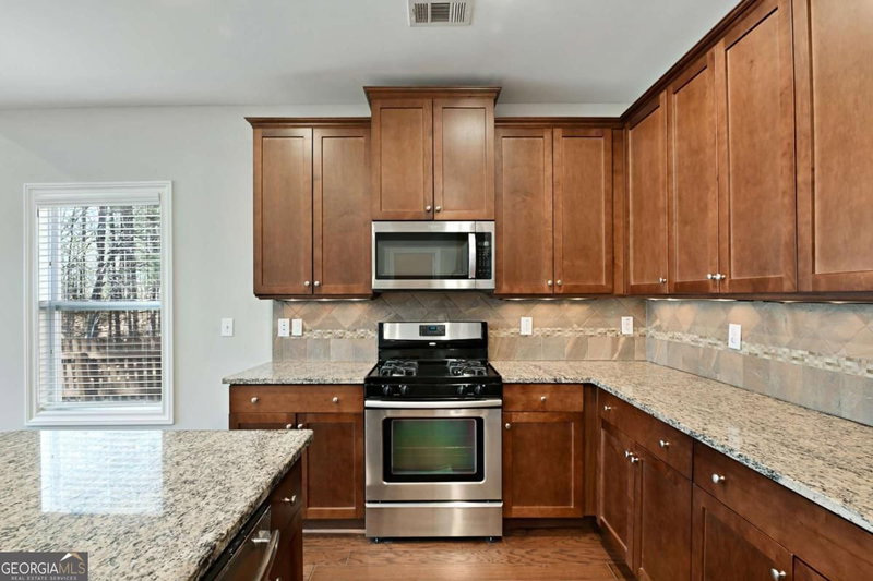Photo 12 of 1536 Habershal Road NW