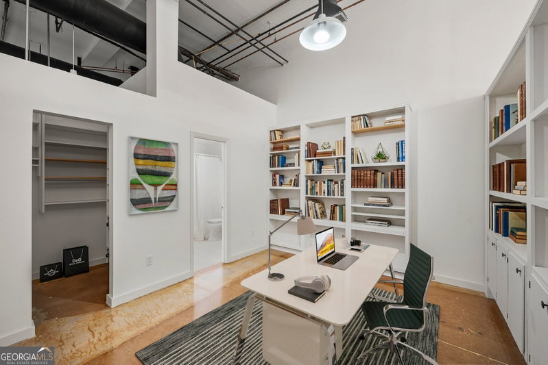 Photo 26 of 585 White Circle #APT 509